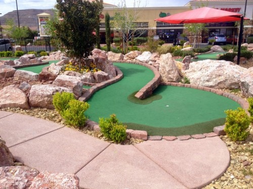 miniature golf hole