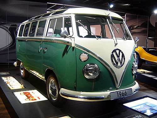 volkswagen bus blue