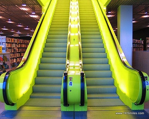 escalator yellow submarine