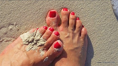 sand between your toes red